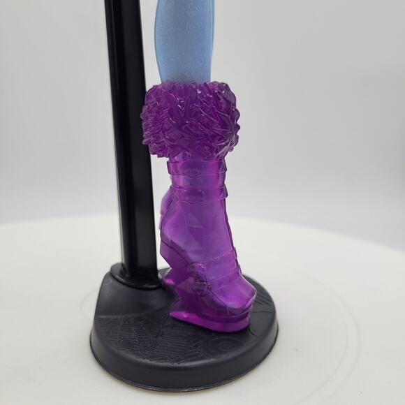 Monster High Doll Abbey Bominable 10.5" Tall Purple Coffin Bean Accessories - Picture 8 of 12